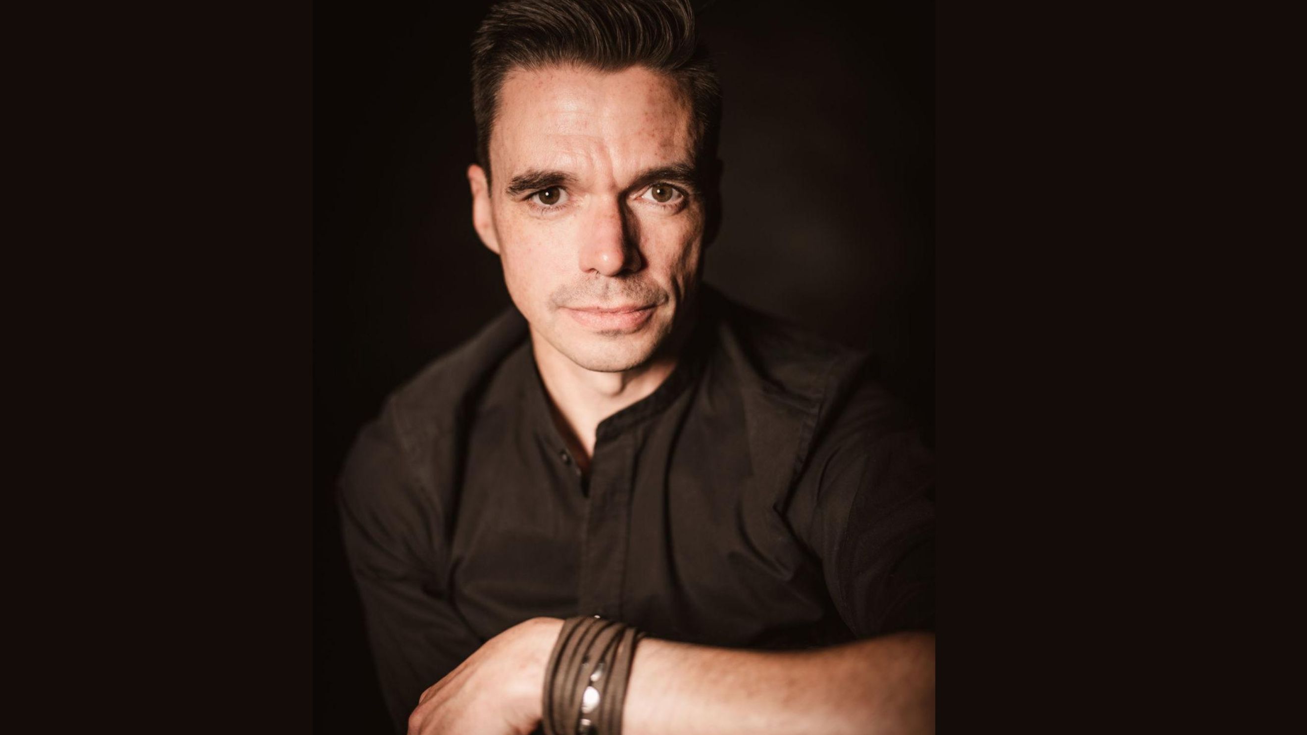 Jörg Saur — Executive Profile